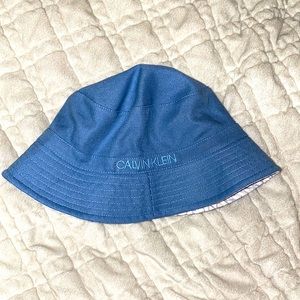 Calvin Klein Reversible Bucket Hat